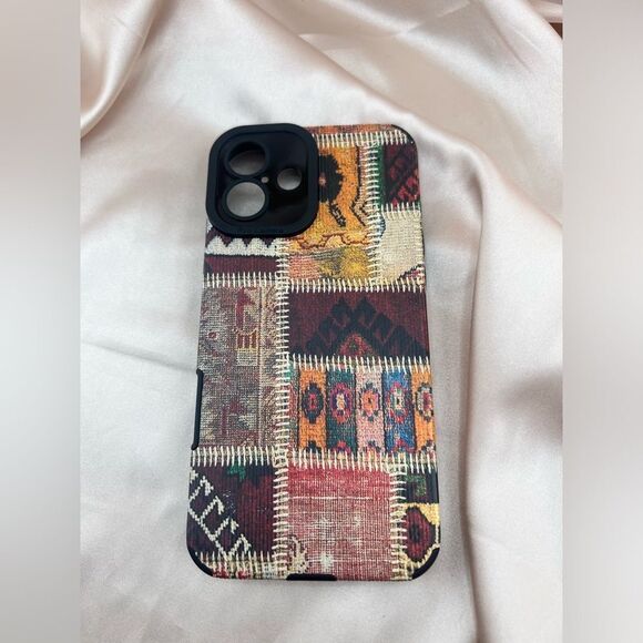 Patterned IPhone 16 plus Case - Picture 3 of 5